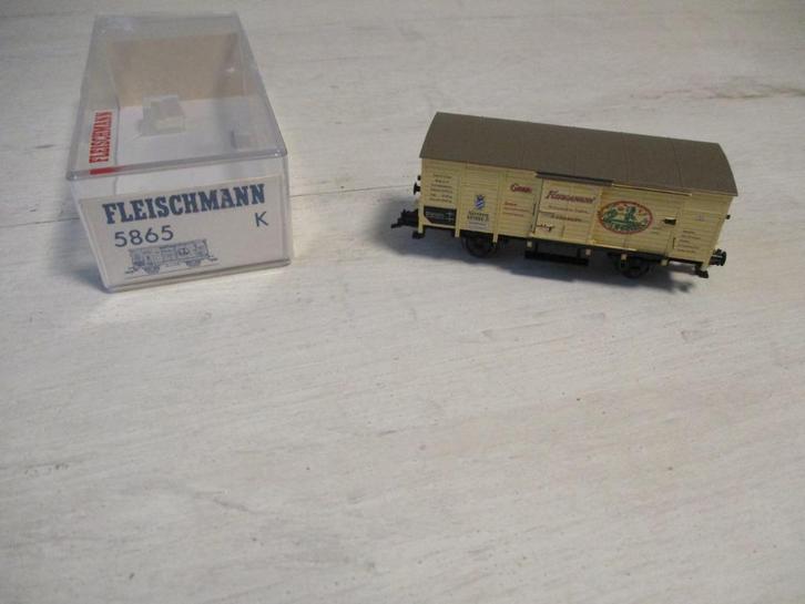 Fleischmann Gesloten Goederen wagon no 5865 K, Hobby en Vrije tijd, Modeltreinen | H0, Zo goed als nieuw, Wagon, Gelijkstroom