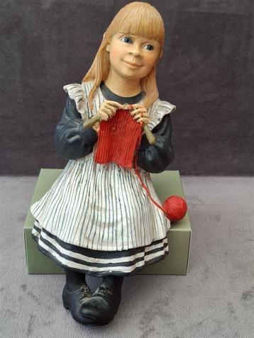 Candy Design Noorwegen, Meisjes met breiwerkje, Nr. 754810C beschikbaar voor biedingen