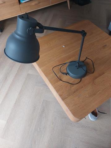 Bureaulamp beschikbaar voor biedingen