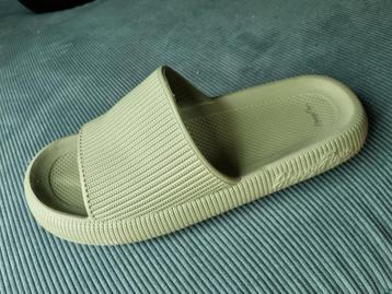 Nieuwe Happy Flops Maat 34-35. Kleur groen.  beschikbaar voor biedingen