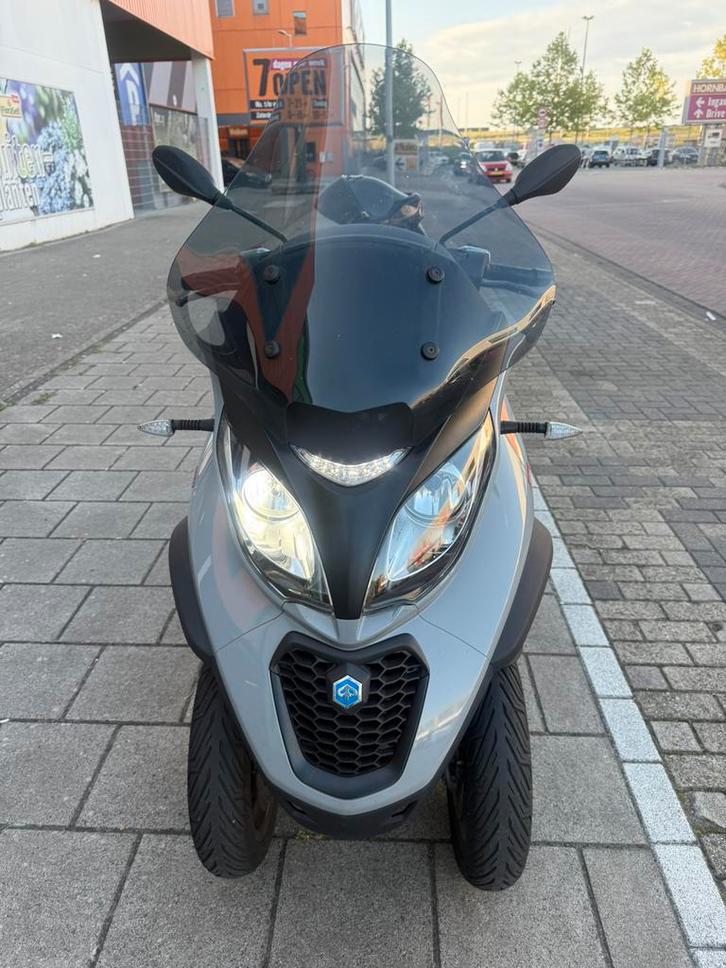 Piaggio mp3 350  bouwjaar 2020 vol opties, Fietsen en Brommers, Scooters | Piaggio, Zo goed als nieuw, Overige modellen, Benzine