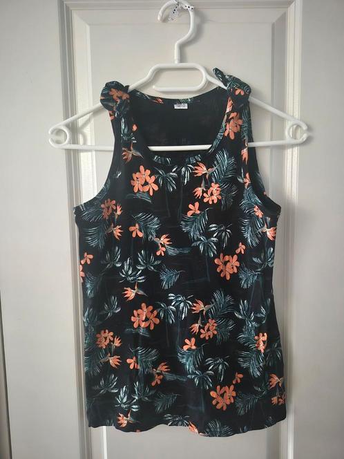 Topje top zonder mouwen zwart groen rood bloemen 146 152, Kinderen en Baby's, Kinderkleding | Maat 146, Zo goed als nieuw, Meisje