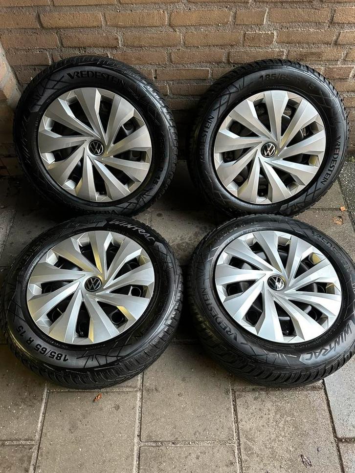 Volkswagen Polo Winterbanden set 15”, Auto-onderdelen, Banden en Velgen, Banden en Velgen, Winterbanden, 17 inch, 225 mm, Ophalen