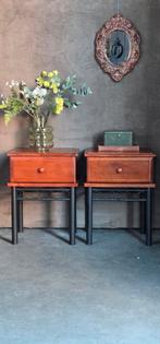 2 zware nachtkastjes nacht kastjes teak gietijzer ?, Ophalen, Zo goed als nieuw, Minder dan 45 cm, 55 tot 70 cm