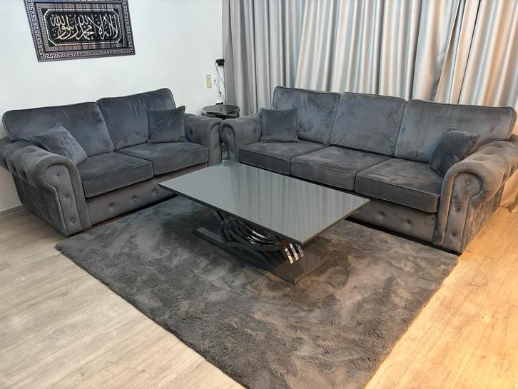 Complete woonkamer inrichting grijze Velvet Bankstel, Huis en Inrichting, Banken | Bankstellen, Zo goed als nieuw, Vierpersoons of meer