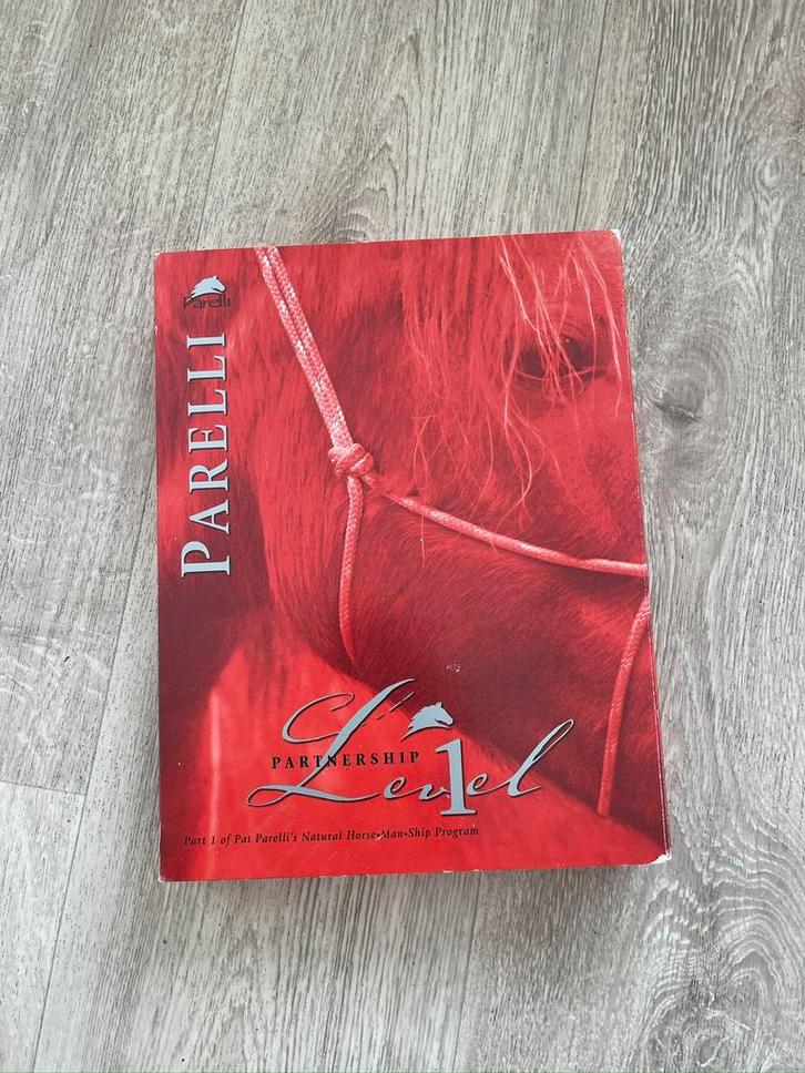 Parelli level 1 cursus met dvd, Dieren en Toebehoren, Paarden en Pony's | Overige Paardenspullen, Zo goed als nieuw, Overige soorten