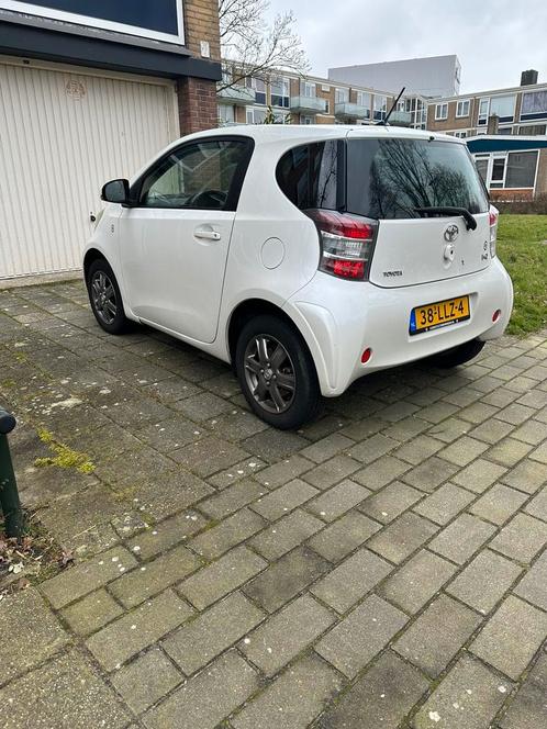 Toyota IQ 1.0 2010 Wit, Auto's, Toyota, Particulier, IQ, Benzine, A, Hatchback, Handgeschakeld, Origineel Nederlands, Wit, Zwart