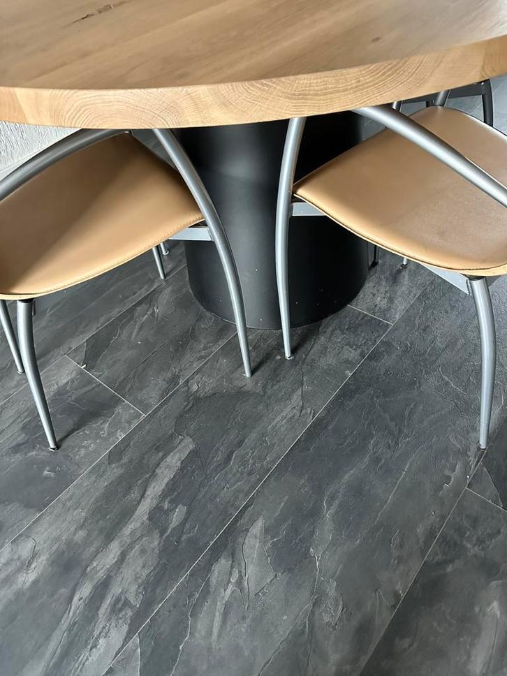 Eiken eethoek  rond 130 cm /4 cm dik geleefd eiken., Huis en Inrichting, Tafels | Eettafels, Zo goed als nieuw, 100 tot 150 cm