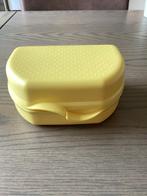 Tupperware broodtrommel, Huis en Inrichting, Ophalen of Verzenden, Gebruikt, Geel, Overige typen