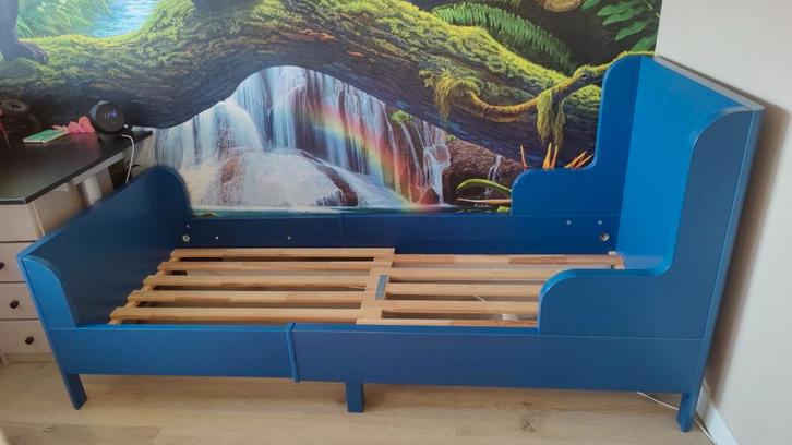 Blauw IKEA Busunge meegroeibed met bijbehorende kledingkast, Kinderen en Baby's, Kinderkamer | Complete kinderkamers, Gebruikt