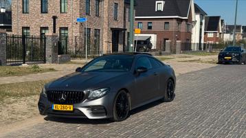 Mercedes-Benz E-Klasse E200 9G-TRONIC 2017 Rood beschikbaar voor biedingen