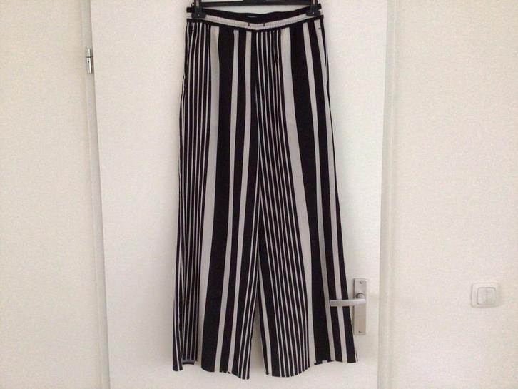 Broek zwart crème nieuw gestreept fijne stof valt mooi, Kleding | Dames, Broeken en Pantalons, Nieuw, Maat 42/44 (L), Zwart, Lang