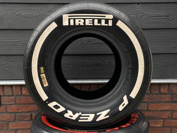 Formule 1 band Pirelli Wit Hard (VOORBAND) beschikbaar voor biedingen
