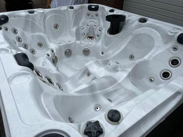 Populair 6 pers Plesure Spa Desire incl Garantie & Plaatsing beschikbaar voor biedingen