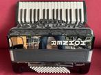 Nieuwe Hohner Amica Silent Key accordeon. 72 bas ., Muziek en Instrumenten, Accordeons, 72-bas, Nieuw, Hohner, Met riemen