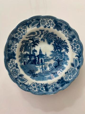 Mooi bord (Delfts Blauw, Petrus Regout, China?) beschikbaar voor biedingen