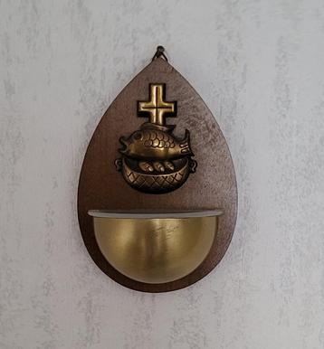 Bakje voor wijwater beschikbaar voor biedingen