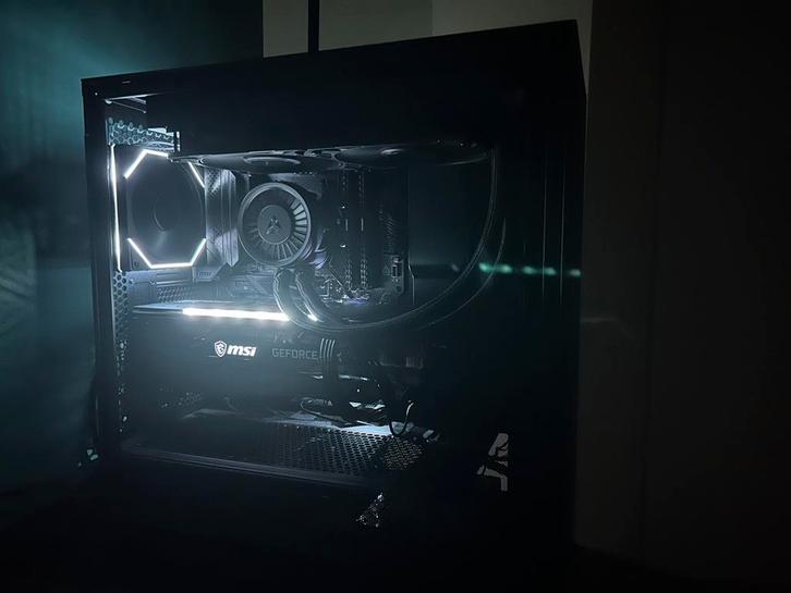 High end gaming pc, Computers en Software, Desktop Pc's, Zo goed als nieuw, 4 Ghz of meer, HDD, Gaming, Ophalen of Verzenden