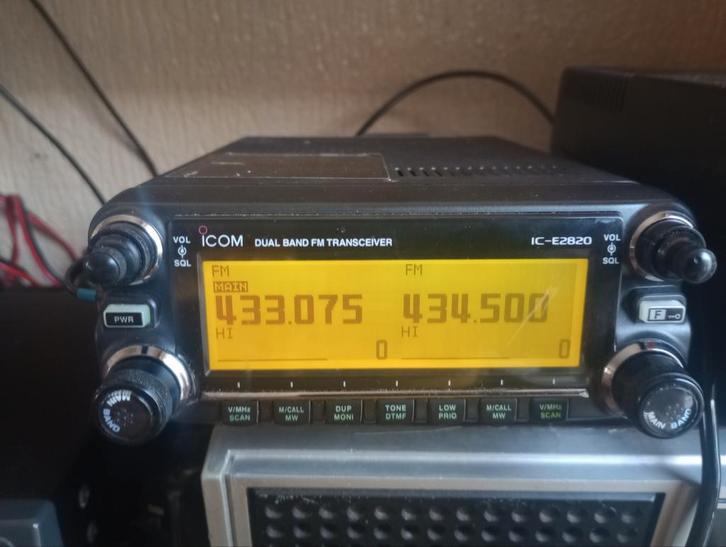Icom ice 2820, Telecommunicatie, Zenders en Ontvangers, Zo goed als nieuw, Ophalen of Verzenden