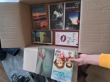 Doos met leesboeken beschikbaar voor biedingen