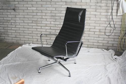 Originele Eames EA 124 Chroom Vitra Fauteuil Antraciet Leer, Huis en Inrichting, Fauteuils, Zo goed als nieuw, Leer, Metaal, 50 tot 75 cm