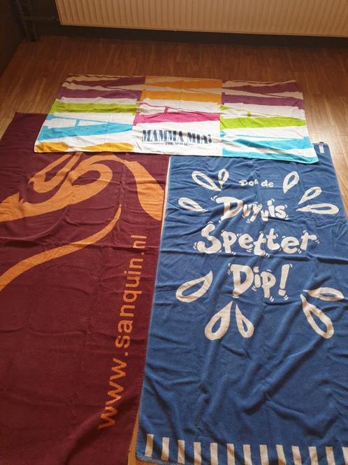 Diverse gloednieuwe grote badlakens. Slechts €4,50 per stuk., Huis en Inrichting, Badkamer | Badtextiel en Accessoires, Nieuw