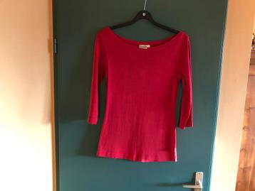 Lang shirt met driekwart mouw. Rood. Mt M beschikbaar voor biedingen