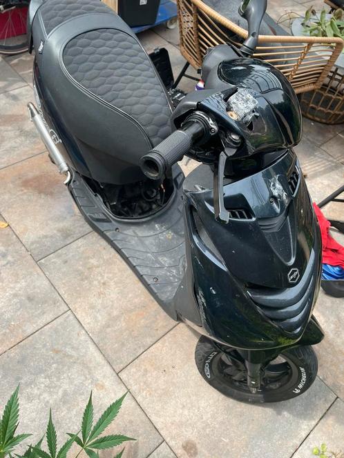 zip 70cc, Fietsen en Brommers, Scooters | Piaggio, Zo goed als nieuw, Zip, Ophalen of Verzenden