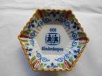Wandbordje, Makkum aardewerk, SOS Kinderdorpen., Ophalen of Verzenden
