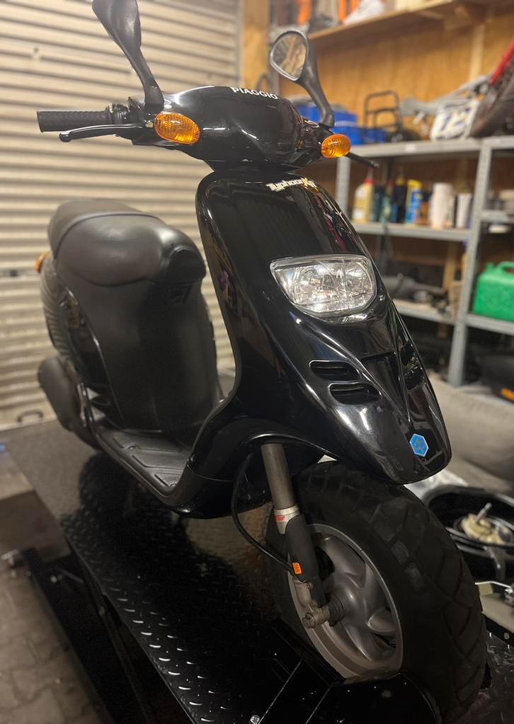 Typhoon 125cc, Fietsen en Brommers, Scooters | Piaggio, Zo goed als nieuw, Overige modellen, Tweetakt, Ophalen