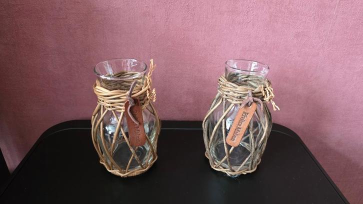 Kleine Vaasjes💐Riviera Maison 2 stuks💐💐In mooie staat, Huis en Inrichting, Woonaccessoires | Vazen, Zo goed als nieuw, Overige kleuren