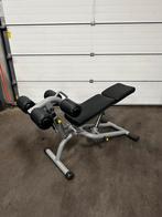 Technogym Ab Crunch Bench, Buikspier Bankje, Sport en Fitness, Fitnessmaterialen, Ophalen, Zo goed als nieuw, Benen, Fitnessbank