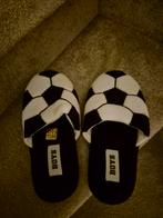 Voetbal sloffen maat 35, Jongen of Meisje, Overige typen, Nieuw, Ophalen of Verzenden