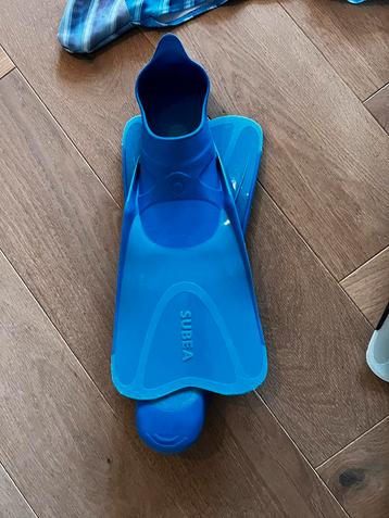 Flippers duikvinnen maat 32/33 beschikbaar voor biedingen