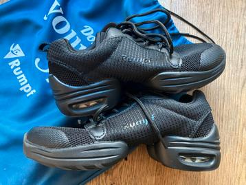 Rumpf Dans Sneakers Maat 31/32 beschikbaar voor biedingen