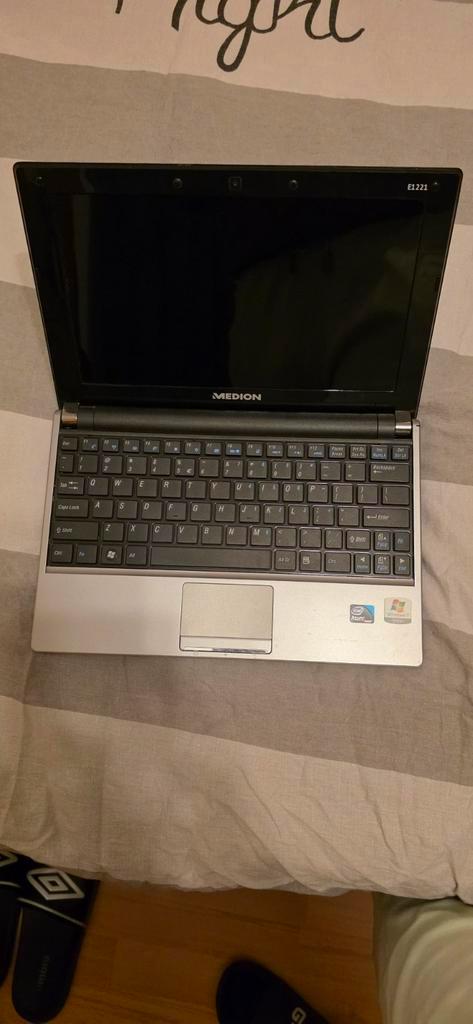Medion Akoya E1222 netbook, Computers en Software, Laptop-opladers, Zo goed als nieuw, Ophalen of Verzenden
