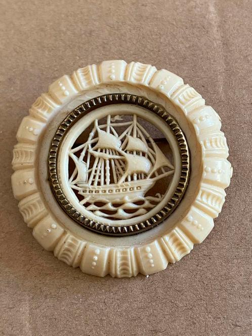 Antieke celluloid broche met Galjoen. Zie omschrijving., Sieraden, Tassen en Uiterlijk, Antieke sieraden, Broche, Overige materialen
