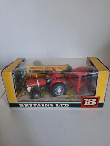 Britains Massey Ferguson 135 Tractor in Doos beschikbaar voor biedingen