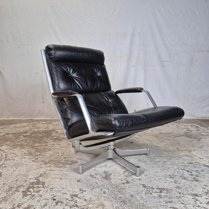 Jørgen Kastholm & Preben Fabricius FK85 vintage lounge chair, Huis en Inrichting, Fauteuils, Gebruikt, Leer, Metaal, 50 tot 75 cm