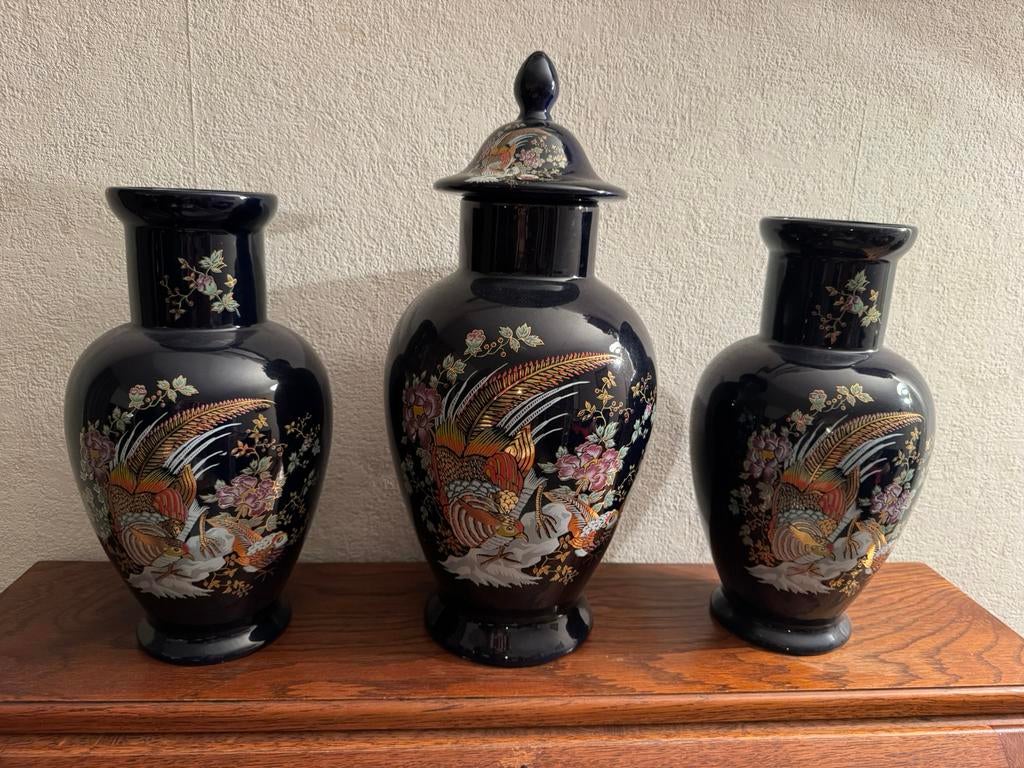 Set van drie chinese vazen, Ophalen