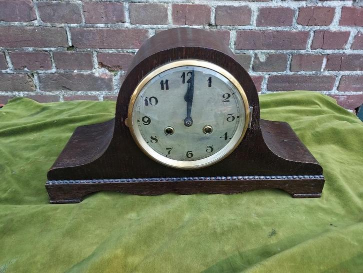 Antieke penduleklok, zgn. Napoleonshoed., Antiek en Kunst, Antiek | Klokken, Verzenden