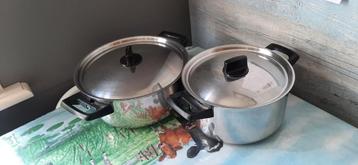 2 pannen van bk. 5 liter en 3 liter.  beschikbaar voor biedingen