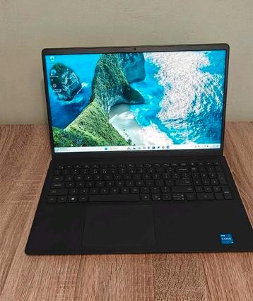 Dell Vostro 15 3510, i5 11th, 16GB, 256 SSD Windows 11 Pro  beschikbaar voor biedingen