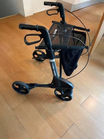 Rollator zwart beschikbaar voor biedingen