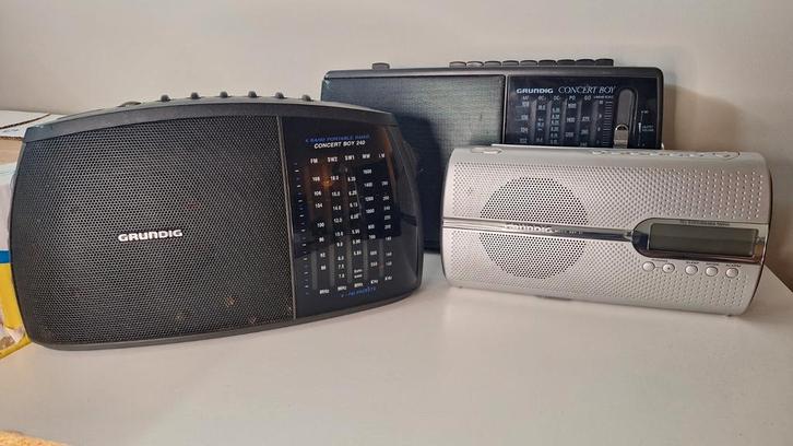 3 Grundig radio's, Audio, Tv en Foto, Radio's, Gebruikt, Ophalen