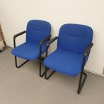 set van 2 Ahrend 5484 wachtkamerstoelen - blauwe stof, Huis en Inrichting, Stoelen, Ophalen of Verzenden, Blauw, Stof