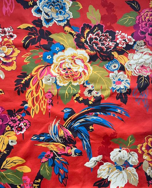 ‘GRAND FLORAL’ by ‘THE DESIGN ARCHIVES’, Hobby en Vrije tijd, Stoffen en Lappen, Gebruikt, 120 cm of meer, 30 tot 200 cm, Ophalen of Verzenden