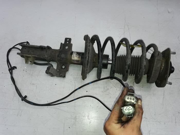 Schokdemper links-voor van een Volvo V70, Auto-onderdelen, Ophanging en Onderstel, Volvo, Gebruikt, 3 maanden garantie, Ophalen of Verzenden