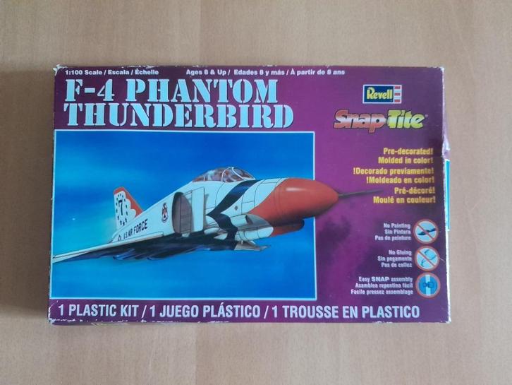Revell F-4 Phantom Thunderbird ( 1:100 ) pre-colored nieuwst, Hobby en Vrije tijd, Modelbouw | Vliegtuigen en Helikopters, Zo goed als nieuw