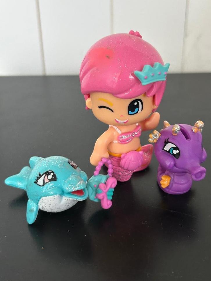 Pinyon zeemeermin met dolfijn & zeepaardje, Verzamelen, Poppetjes en Figuurtjes, Gebruikt, Ophalen of Verzenden